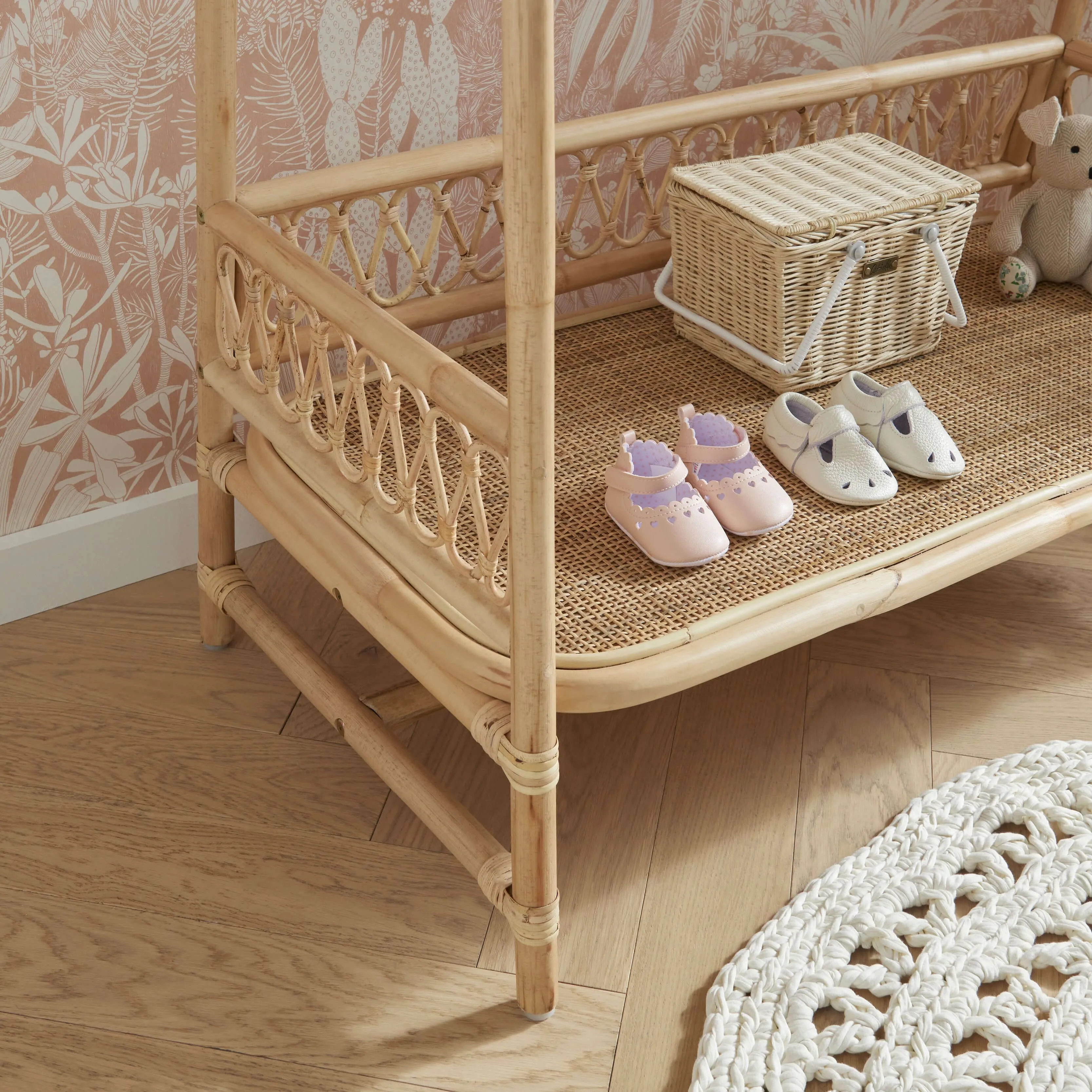 Cuddleco Aria 3pc Set Crib, Changer, Clothes Rail - Rattan