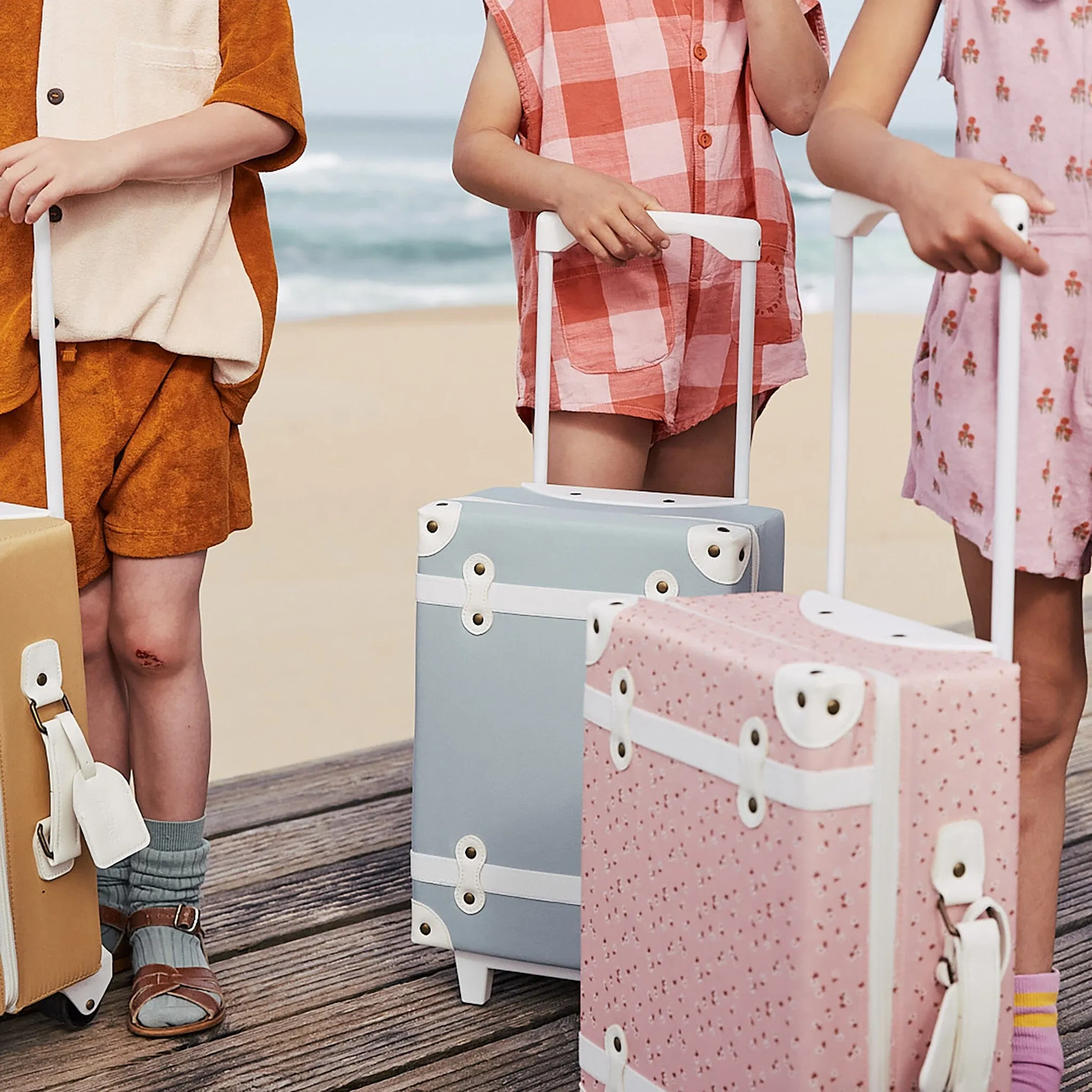 See-Ya Suitcase | Pink Daisies