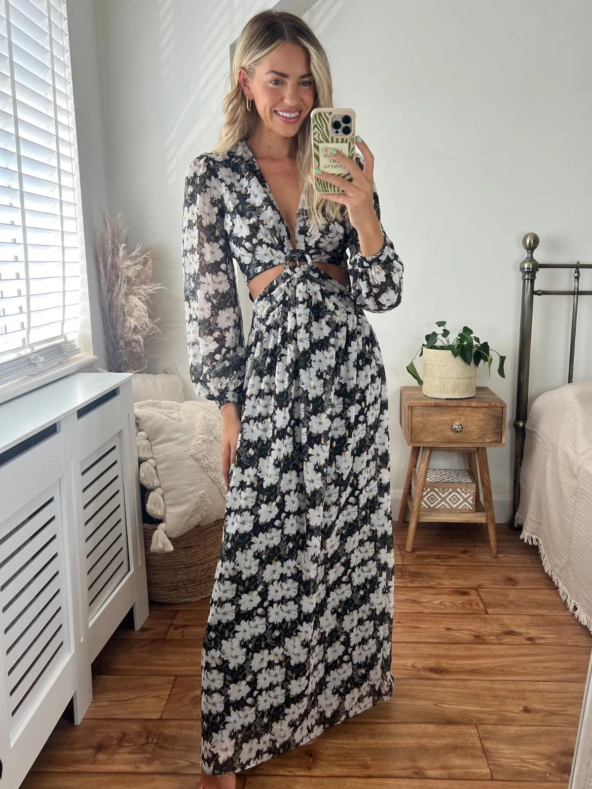 Tami Cut Out Maxi Dress / Dark Floral