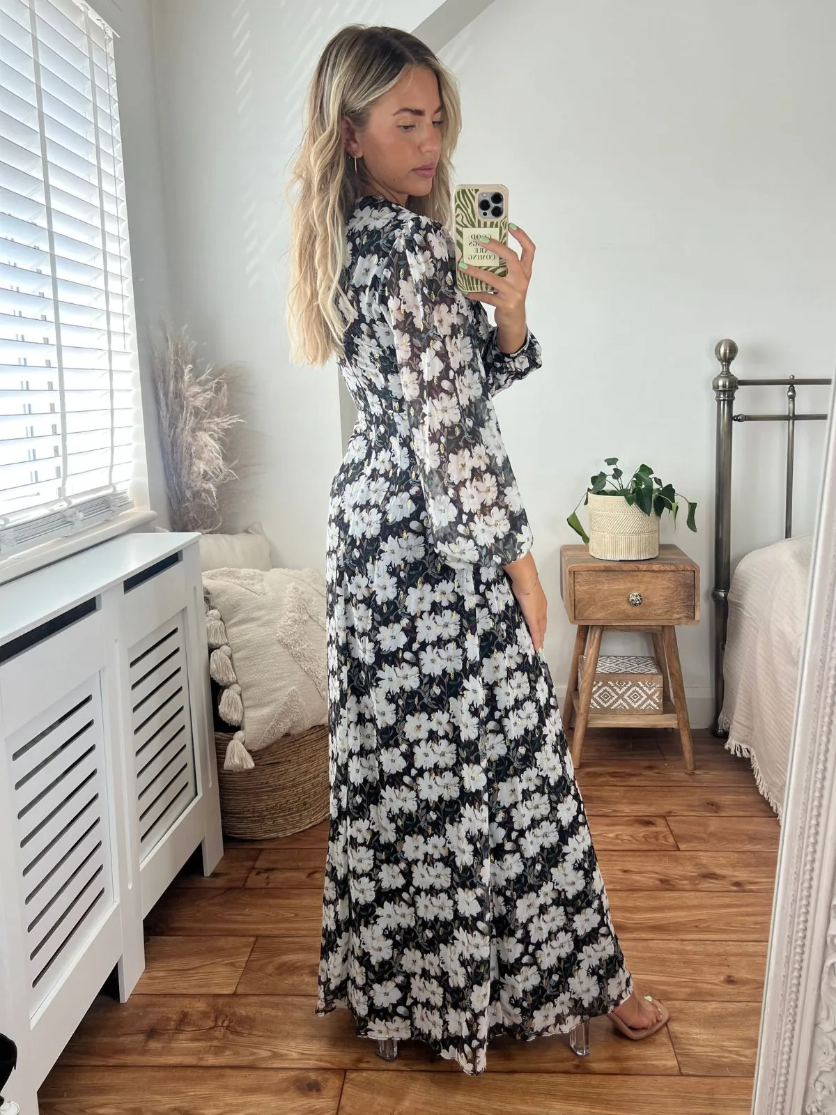 Tami Cut Out Maxi Dress / Dark Floral