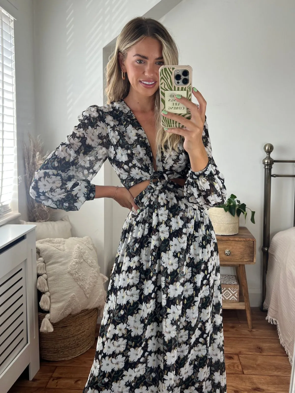 Tami Cut Out Maxi Dress / Dark Floral