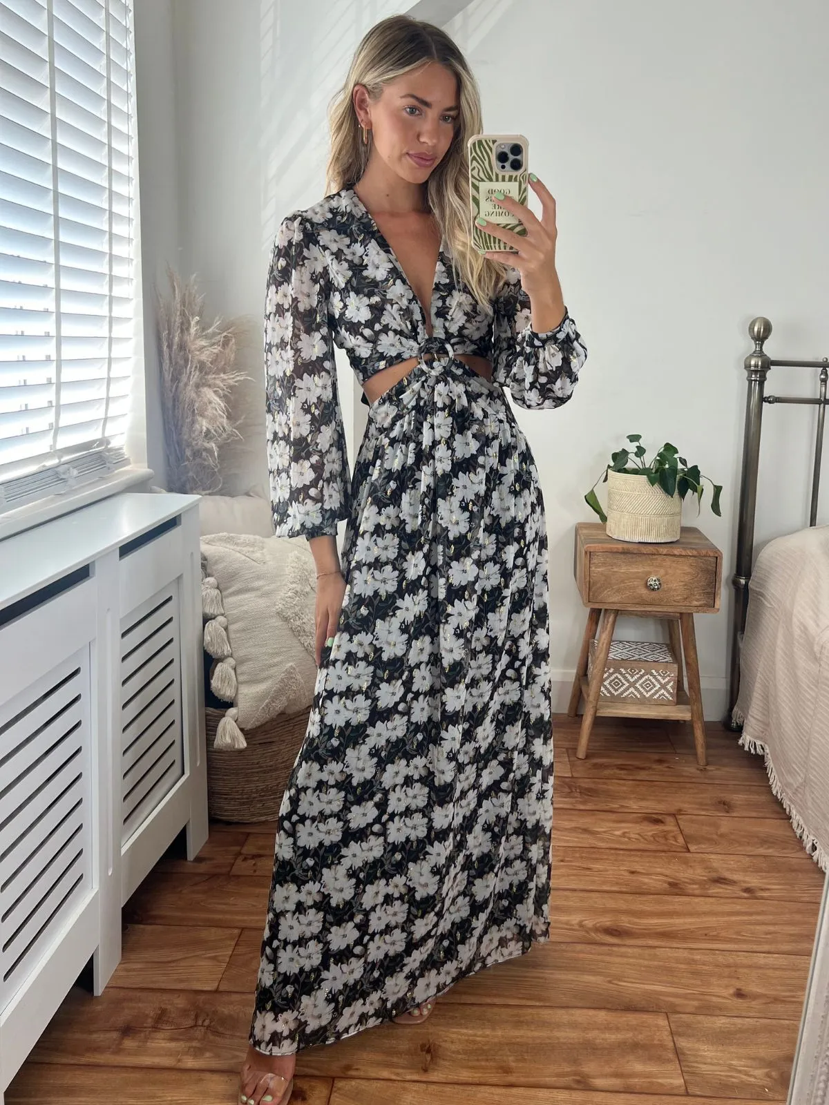 Tami Cut Out Maxi Dress / Dark Floral